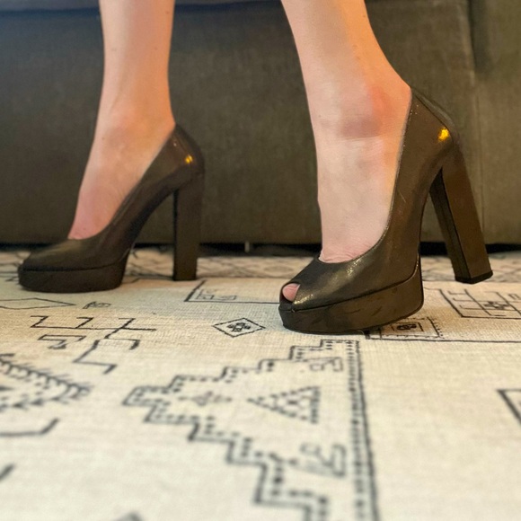 Lanvin Gold Platform Pumps - Picture 1 of 9